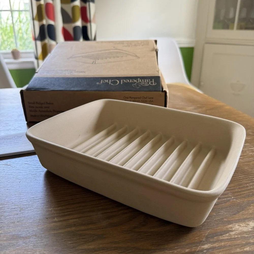 Pampered Chef Stoneware 1342 Small Ridged Baker Bacon 9x6.75